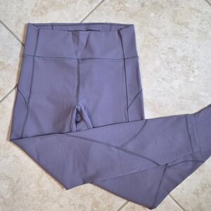Lululemon In Movement 7/8 Tight, Size 6, Purple Quartz